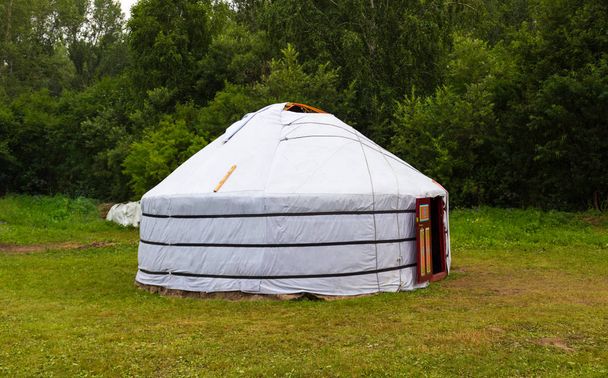 Tuva yurt. Traditional house of steppe nomads. - Fotografie, Obrázek