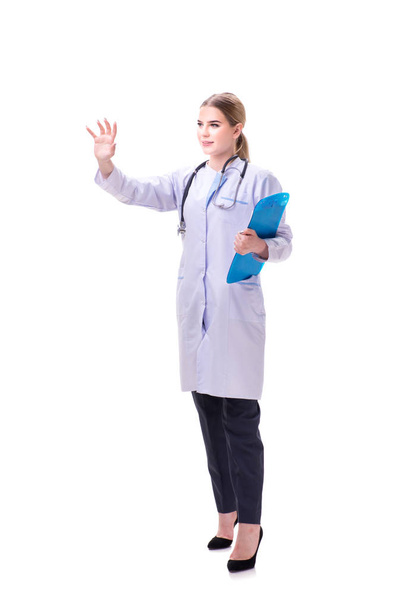 Mujer joven médico aislado sobre fondo blanco - Foto, imagen