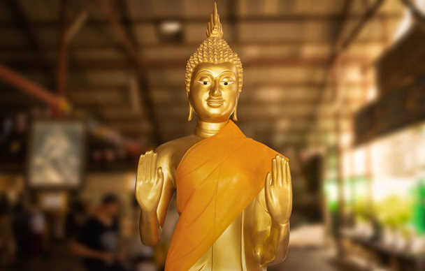 Буддийский храм с золотой статуей Будды Вишну богов - Пхукет, Таиланд
 - Фото, изображение