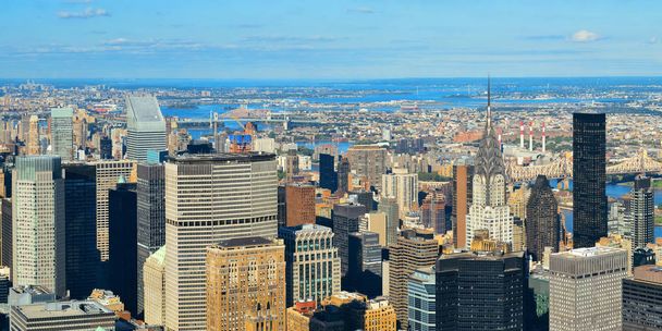 New York City Manhattan East Side View panoraama pilvenpiirtäjiä ja East River. - Valokuva, kuva