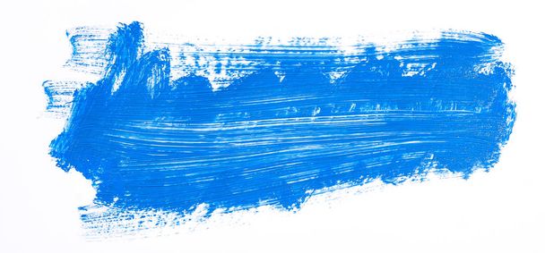 Kék ecsetvonás elszigetelt fehér háttér felett - Fotó, kép