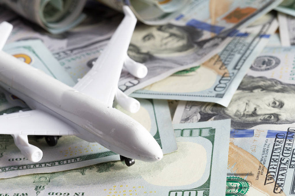 airplane on the money - Φωτογραφία, εικόνα