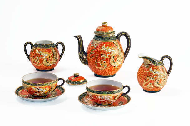 Античный китайский чайный сервиз с мотивом дракона
 - Фото, изображение
