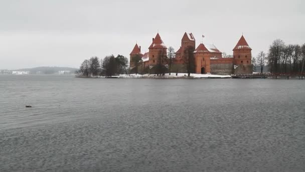 Zamek w Trokach w pobliżu Wilnie, Litwa. - Materiał filmowy, wideo