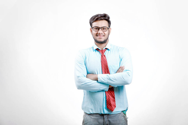 joven empleado indio en camisa y corbata - Foto, Imagen