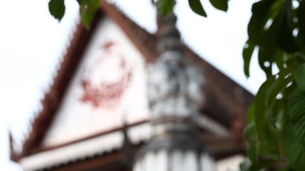 Thaiföld, egy buddhista templom. Részletek a hagyományos Thai templom - Felvétel, videó