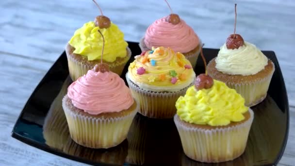 Cupcakes with buttercream icing. - Footage, Video