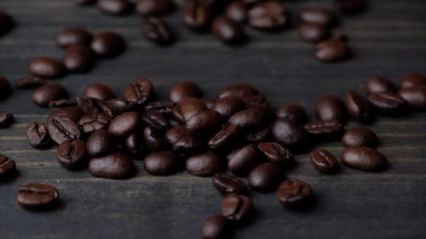Kahvipavut puupohjalla - Materiaali, video