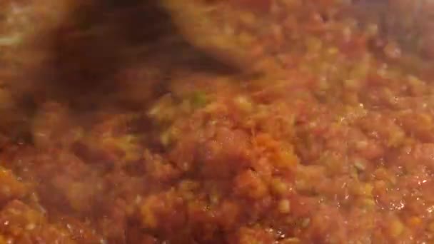 Sekoitettu maukas paistettu chili
  - Materiaali, video