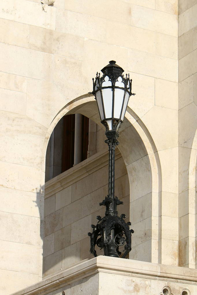 street lamp - portable or stationary artificial light source  - Foto, afbeelding