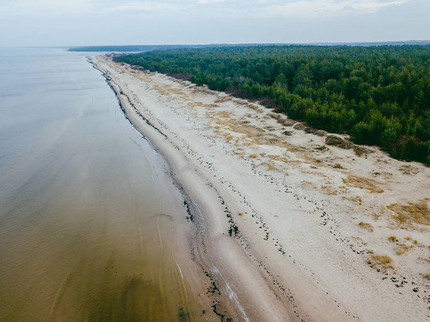 Αεροφωτογραφία της ακτής της Βαλτικής θάλασσας, Λετονία - Φωτογραφία, εικόνα