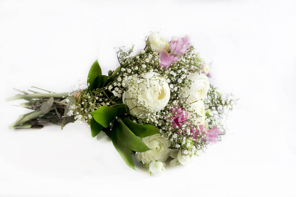 Kytice různých květin v různých barvách - Fotografie, Obrázek