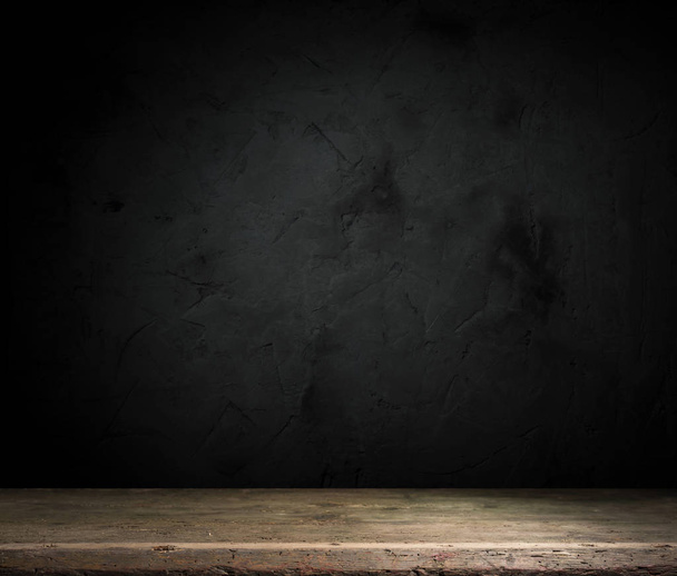 Old wood table with smoke in the dark background. - Foto, Bild
