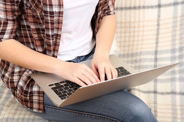 Female hands typing on laptop - Valokuva, kuva