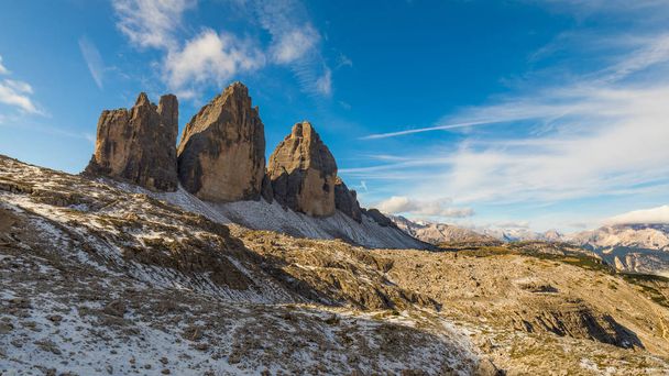 Tre Cime di Laveredo, τρεις θεαματικές ορεινές κορυφές Tre Cime di Lavaredo εθνικό πάρκο, Sesto Δολομίτες, Νότιο Τιρόλο, Ιταλία - Φωτογραφία, εικόνα
