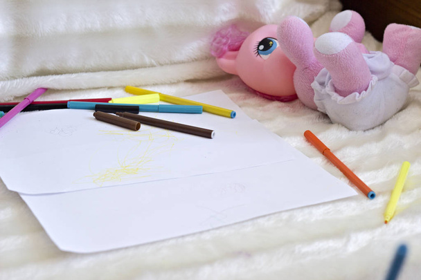 Children's toy, markers, blank sheet - Fotó, kép