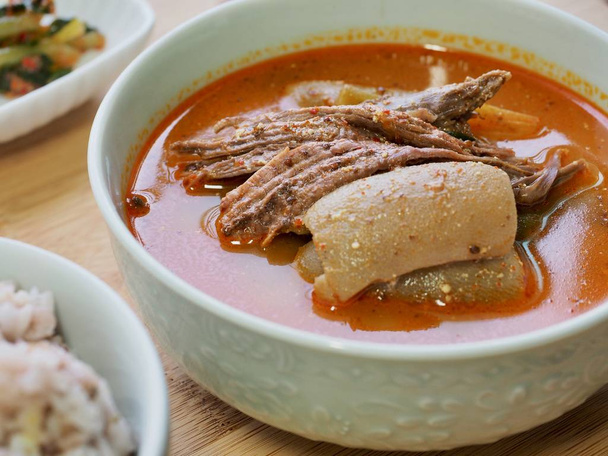 Comida coreana Sopa de cabra
 - Foto, Imagem