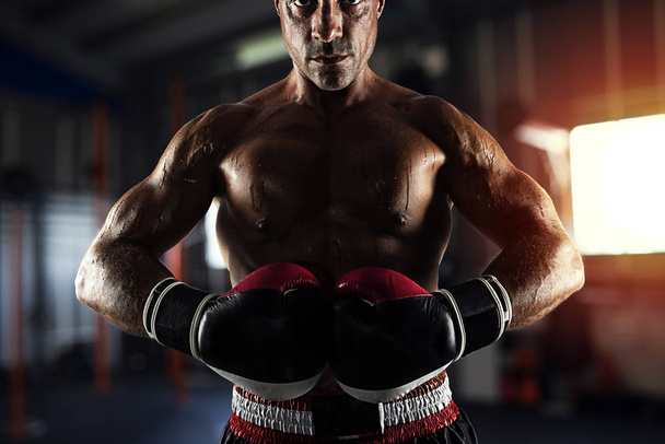 Boxer ready to fight at the gym - Fotoğraf, Görsel