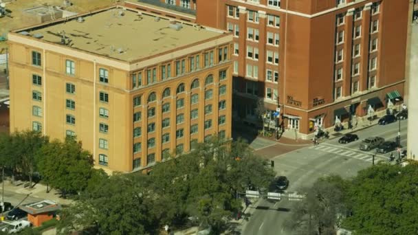Vista aérea de Dealey Plaza y Book Depository el lugar donde JFK fue asesinado en noviembre de 1963 Dallas Texas USA
  - Imágenes, Vídeo