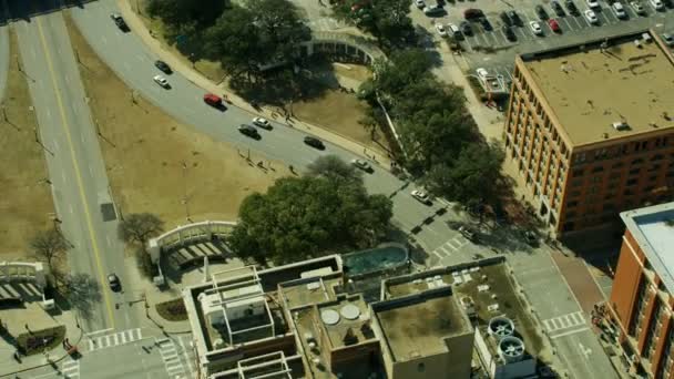 Widok z lotu ptaka z książki depozytowej Dealey Plaza miejsce gdzie Jfk został zamordowany w listopadzie 1963 Dallas Texas Stany Zjednoczone Ameryki  - Materiał filmowy, wideo