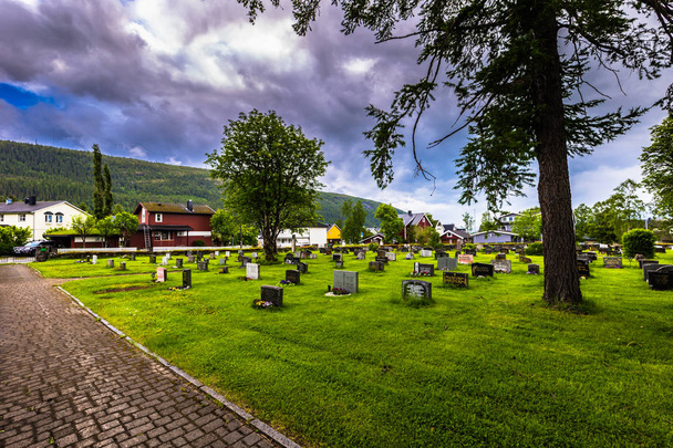 Mo I Rana - 16 juin 2018 : Le cimetière de Mo I Rana, Norvège
 - Photo, image