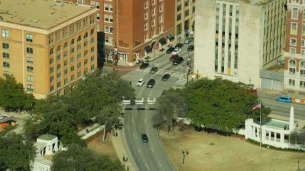Luftaufnahme der Buchhandlung dealey plaza der Ort, an dem jfk im November 1963 ermordet wurde dallas texas usa  - Filmmaterial, Video