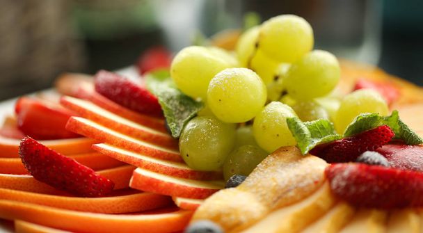 Comida saludable. Cerrar imagen de alimentos de frutas variadas. Macro fotografía de uvas
 - Foto, imagen