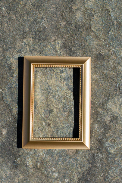 Quadro de imagem de madeira em branco em um fundo - Foto, Imagem