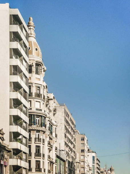 Perspective urban view of eclectic style architecture at montevideo downtown, Uruguay - 写真・画像