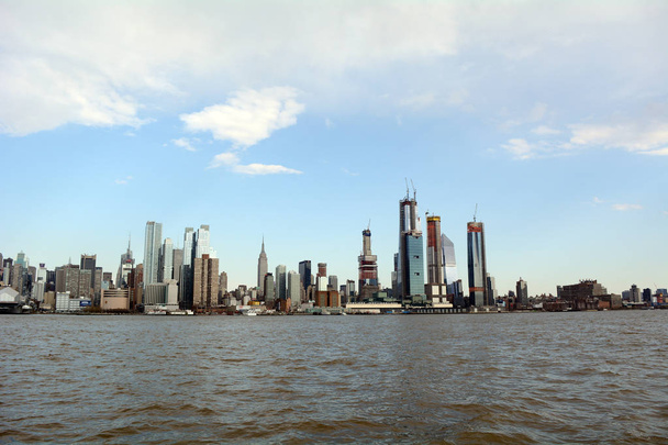 Δυτική πλευρά Midtown Manhattan Skyline από το Hudson River - Φωτογραφία, εικόνα
