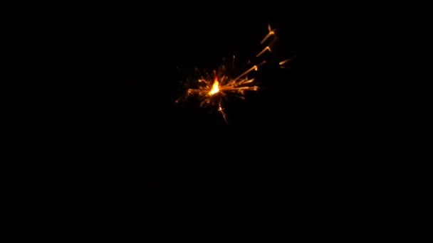 Csillagszóró elszigetelt fekete háttér - Felvétel, videó