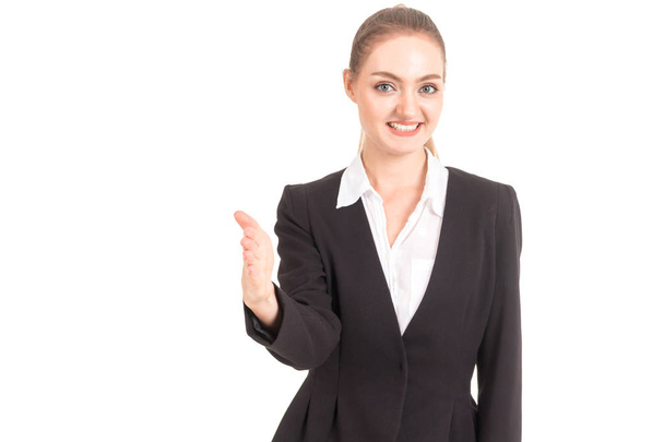 Mujer de negocios ofreciendo apretón de manos aislado sobre fondo blanco
 - Foto, Imagen