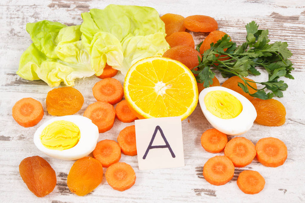 Здоровые питательные различные ингредиенты, содержащие витамин А, пищевое волокно и природные минералы - Фото, изображение