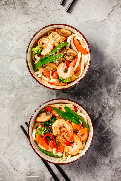 Stir Fry with noodles - Foto, afbeelding