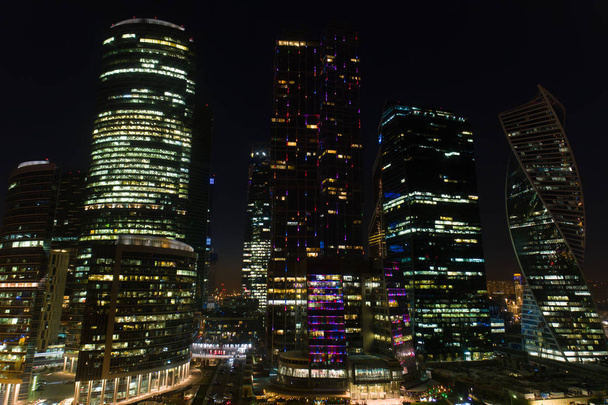 Αεροφωτογραφία της Μόσχας το καλοκαίρι, τη Ρωσία. Σύγχρονη ουρανοξύστες. - Φωτογραφία, εικόνα