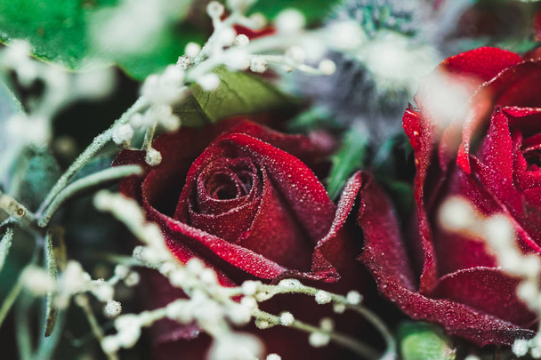 wedding arrangement with fresh flowers, close-up  - Zdjęcie, obraz