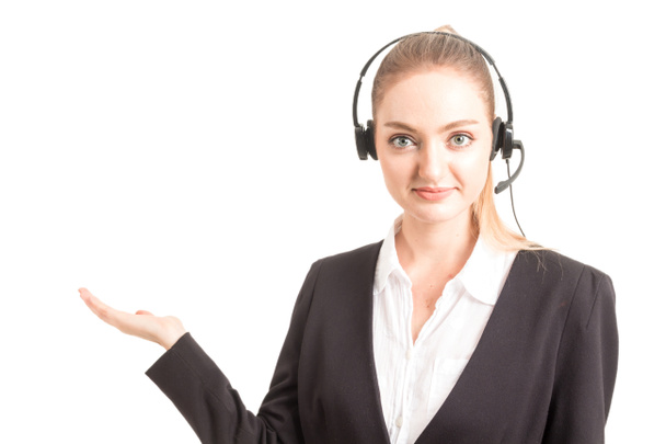 Szép üzletasszony ügyfélszolgálatával dolgozó fejhallgató elszigetelt fehér background - Fotó, kép
