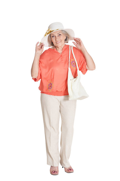 belle femme âgée en chapeau isolé sur fond blanc
 - Photo, image