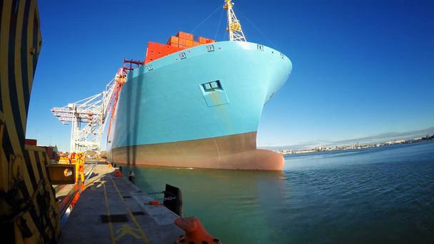 貨物貨物コンテナー船 - 写真・画像