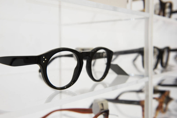 Eyeglasses in a store - Foto, Imagem