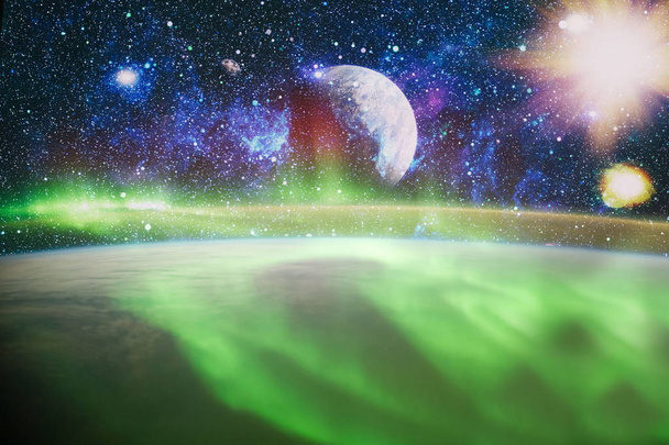 Unendlicher Raumhintergrund mit Nebel und Sternen. Dieses Bild stammt von der NASA - Foto, Bild
