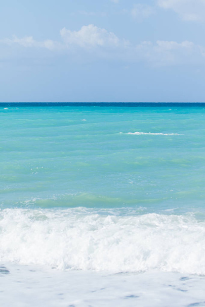 морська хвиля серфінгу на пляжі, пейзаж
 - Фото, зображення