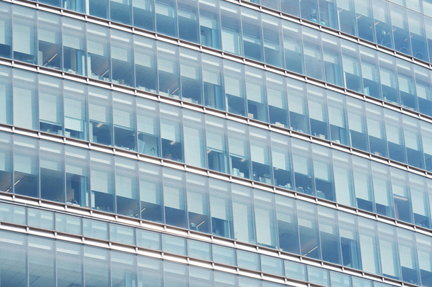 lasi-ikkunat moderni toimistorakennus - Valokuva, kuva