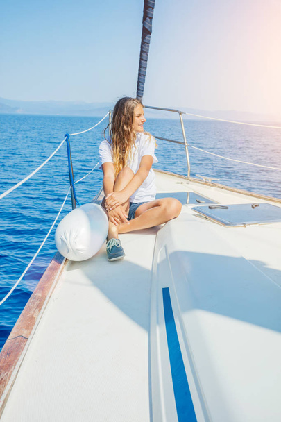Girl relaxing On Yacht in Greece - Fotoğraf, Görsel