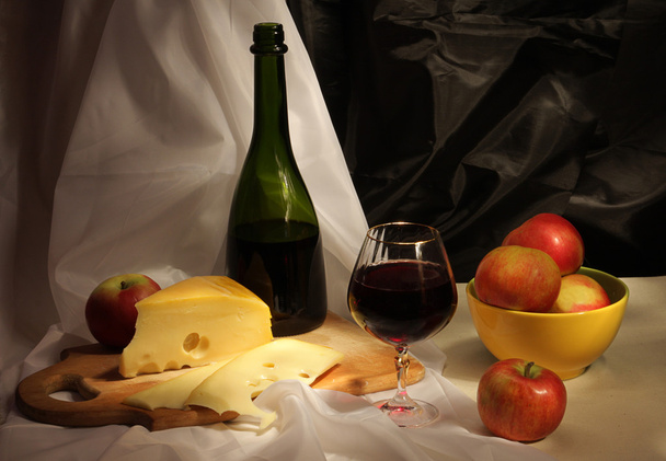 Wine and cheese - 写真・画像