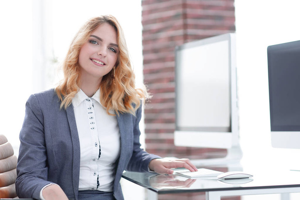 modern business woman sitting at a Desk. - Photo, Image