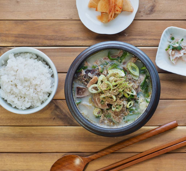 Élelmiszer-koreai kehely leves, gukbap kehely - Fotó, kép