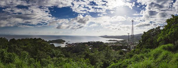 Pobřežní vesnice Roatan v džungli - Fotografie, Obrázek
