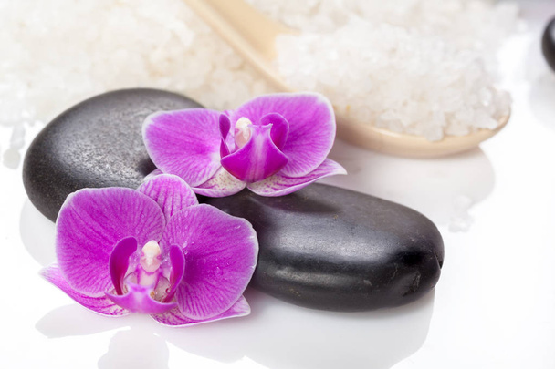 zen stone and orchid. spa concept - Foto, Bild