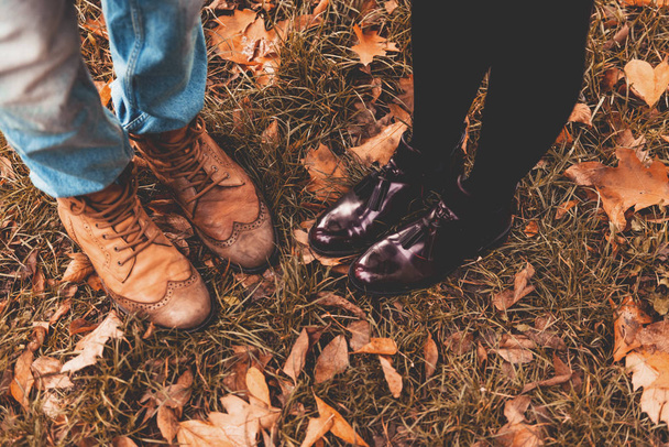 Romantic Couple in Autumn. - Φωτογραφία, εικόνα